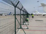 Valla antiescalada del Aeropuerto 358