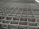 Gestapelte Betonstahlmatten im Fabriklager SL52 SL62 SL72