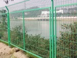 Recinzione in rete metallica rivestita in PVC per autostrade