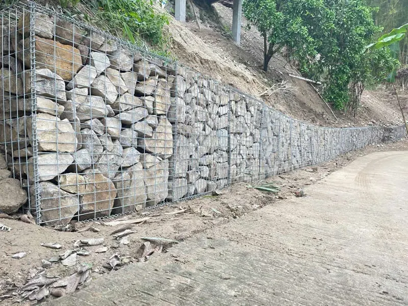 Welded Gabion Retaining Wall, 5m Length, 4mm Wire, for slope stabilization